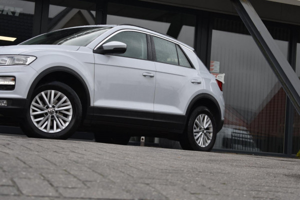 Volkswagen T-Roc 1.5 TSI Style | DEALER ONDERHOUDEN| NAP | APPLE CARPLAY | ANDROID AUTO| ADAPTIEVE CRUISE CONTROLE | NAVIGATIE