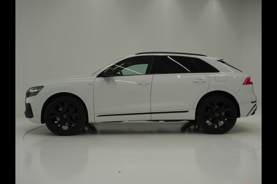 Audi Q8 60 TFSI e quattro Competition BlackOptic 462PK | RS Stoelen | 23" | Luchtvering | Panoramadak | B&O | 360 | Trekhaak