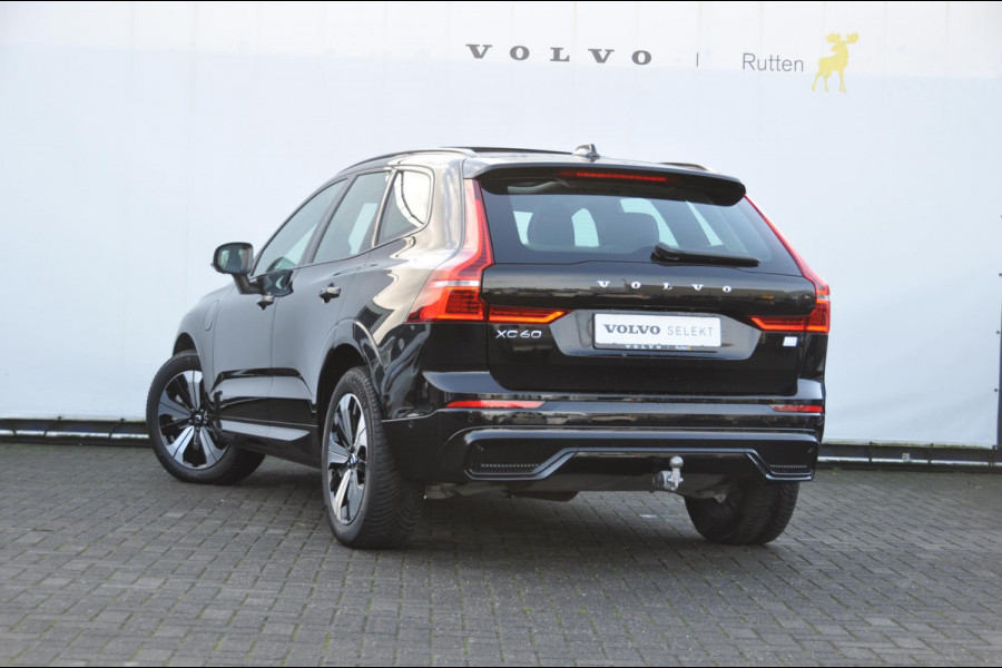 Volvo XC60 T6 350PK Long Range AWD Plus Dark / Panoramisch schuif-kantel dak / Lederen bekleding / Elektrisch bedienbare voorstoelen met geheugen / 360 Camera / Stoelverwarming voor en achter / Apple Carplay / Trekhaak / BLIS /