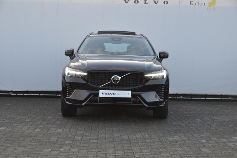 Volvo XC60 T6 350PK Long Range AWD Plus Dark / Panoramisch schuif-kantel dak / Lederen bekleding / Elektrisch bedienbare voorstoelen met geheugen / 360 Camera / Stoelverwarming voor en achter / Apple Carplay / Trekhaak / BLIS /