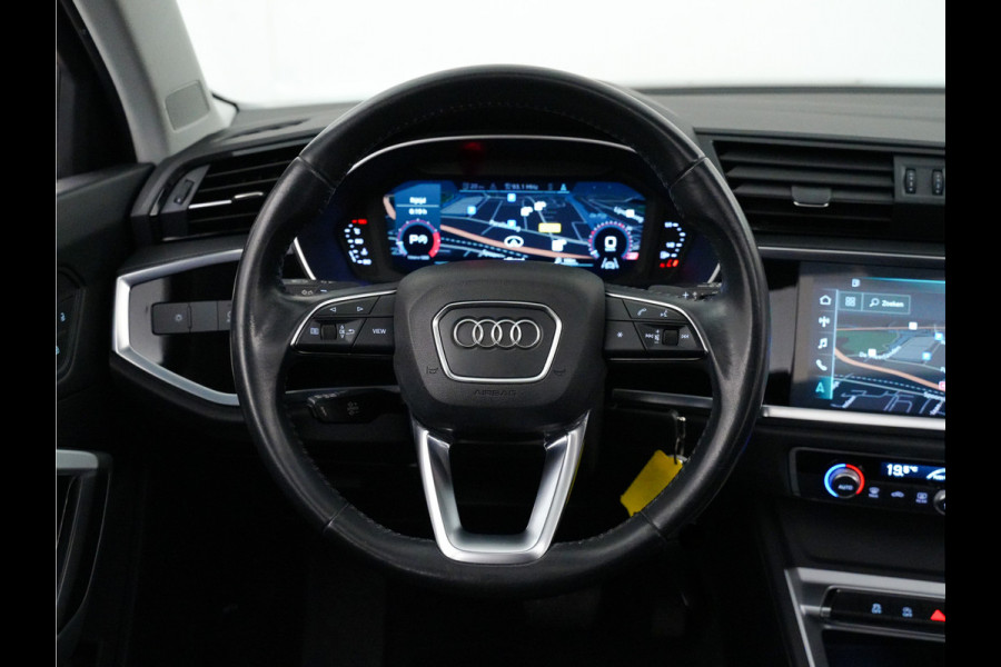 Audi Q3 35 TFSI 150pk Aut7 S-Line (leer,virtual dash,panodak,360,matrix)