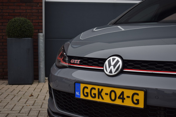 Volkswagen Golf GTI TCR 2.0 TSI 290pk DSG | Pano | ACC | Camera | Dynaudio