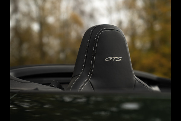 Porsche 911 Cabrio 992 Carrera 4 GTS | PTS Oak Green | SportDesign | Full Xpell PPF | 1e eigenaar