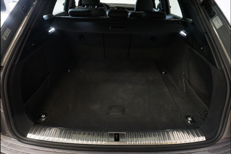 Audi e-tron 55 Advanced Quattro | LED Matrix | Tour Package | Camera | Navigatie | Trekhaak | Sportstoelen | Leder/Alcantara |