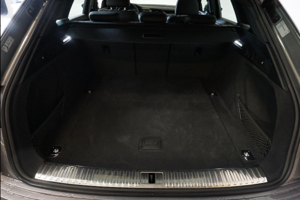 Audi e-tron 55 Advanced Quattro | LED Matrix | Tour Package | Camera | Navigatie | Trekhaak | Sportstoelen | Leder/Alcantara |