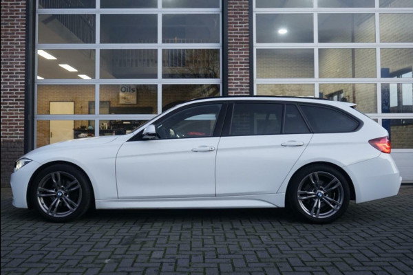 BMW 3 Serie Touring 318i M Sport Leer Navi Cruise NAP