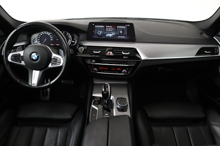 BMW 5 Serie 520i High Executive Automaat (PANORAMADAK, NAVIGATIE, PDC, STOELV, CLIMATE, CRUISE, NL-AUTO, GOED ONDERHOUDEN)