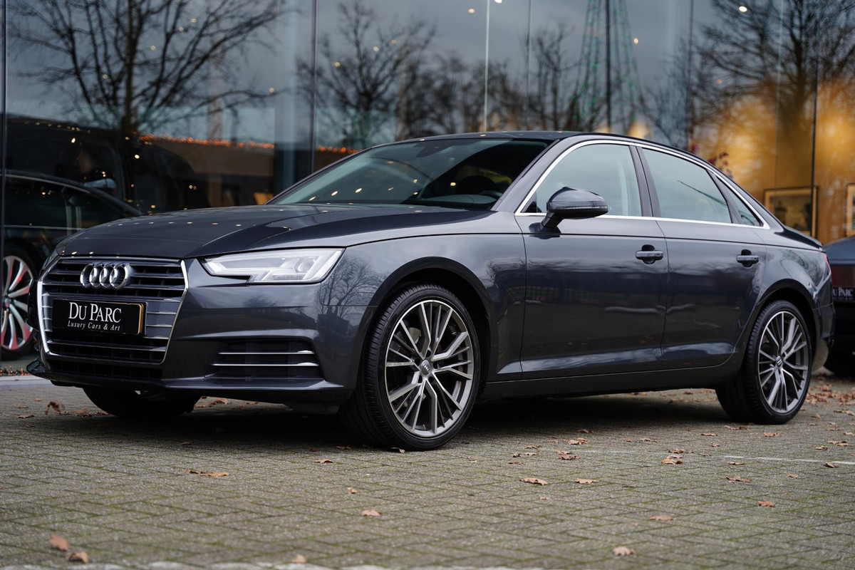 Audi A4 Limousine 35 TFSI Sport Editon KERSTSHOW