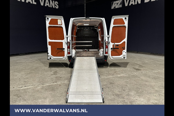 Renault Master 2.3dCi 136pk L2H2 Euro6 Airco | LED | Navigatie | 2500kg Trekhaak cruisecontrol, parkeersensoren, oprijplaat, bijrijdersbank