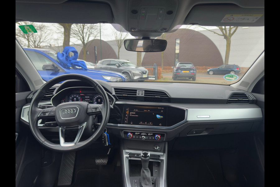 Audi Q3 35 TFSI Pro Line VAN 30.900 VOOR 28.440 EINDEJAARSVOORDEEL 2.460,- | ORIG. NL. NAP KM. | 1E EIGENAAR | TREKHAAK