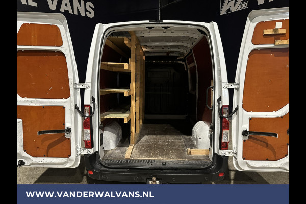 Renault Master 2.3 dCi 136pk L2H2 Euro6 Airco | Navigatie | Camera | 2500kg Trekhaak cruisecontrol, parkeersensoren, LED, bijrijdersbank