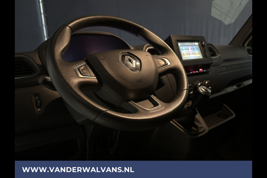 Renault Master 2.3 dCi 136pk L2H2 Euro6 Airco | Navigatie | Camera | 2500kg Trekhaak cruisecontrol, parkeersensoren, LED, bijrijdersbank