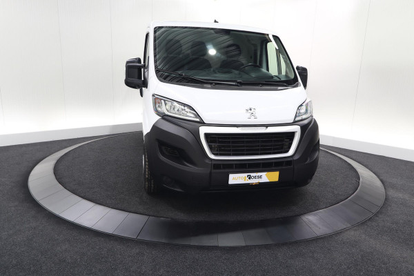 Peugeot Boxer 330 2.2 BlueHDi 120 L1H1 Premium | Trekhaak | Camera | Betimmering Laadruimte | Navigatie