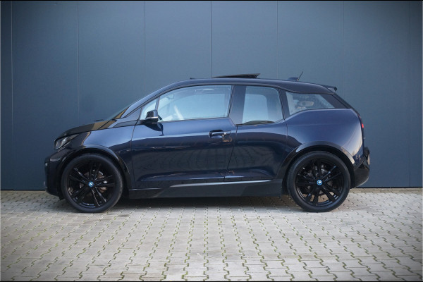 BMW i3 S Executive Edition 120Ah 42 kWh | Panoramadak | Leer | Warmtepomp | Adaptive Cruise Control | Navigatie | Keyless | Parkeersensoren | Stoelverwarming | Camera | Dealer Onderhouden | NAP | BTW