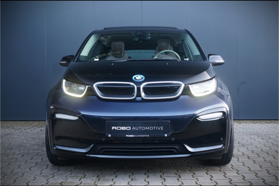 BMW i3 S Executive Edition 120Ah 42 kWh | Panoramadak | Leer | Warmtepomp | Adaptive Cruise Control | Navigatie | Keyless | Parkeersensoren | Stoelverwarming | Camera | Dealer Onderhouden | NAP | BTW