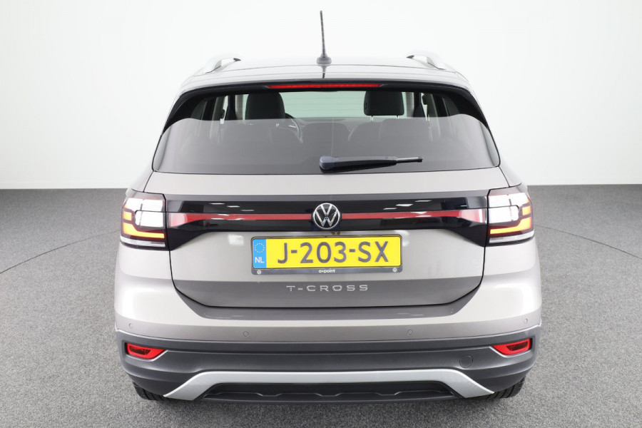 Volkswagen T-Cross 1.0 TSI Style 115 pk Automaat (DSG) | Navigatie | Parkeersensoren | Achteruitrijcamera | Adaptieve cruise control | Stoelverwarming | Digitaal instrumentenpaneel |