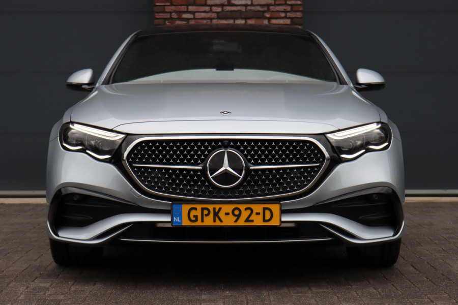 Mercedes-Benz E-Klasse 300 e AMG Line Aut9 | Widescreen | Distronic Pro | Trekhaak | Digital Light | Panoramadak | Keyless Go | Surround Camera | Augmented Reality | Dodehoekassistent |