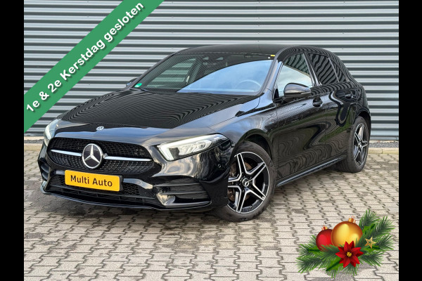 Mercedes-Benz A-Klasse 250 e AMG Night Edition Plug In Hybrid PHEV | Camera | Sfeerverlichting | Apple Carplay | Alcantara Sportstoelen Verwarmd | Sportstuur | 18"L.M |