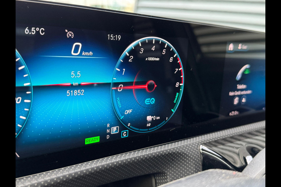 Mercedes-Benz A-Klasse 250 e AMG Night Edition Plug In Hybrid PHEV | Camera | Sfeerverlichting | Apple Carplay | Alcantara Sportstoelen Verwarmd | Sportstuur | 18"L.M |