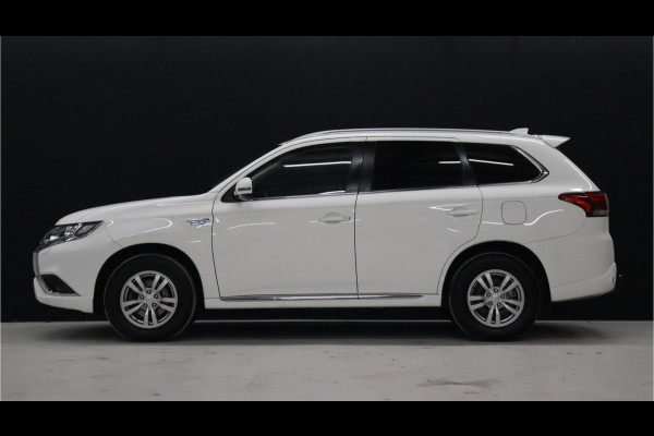 Mitsubishi Outlander 2.4 PHEV Pure [ACHTERUITRIJCAMERA, LEDER/ALCANTARA, APPLE/ANDROID, NAVI, CRUISE, NIEUWSTAAT]