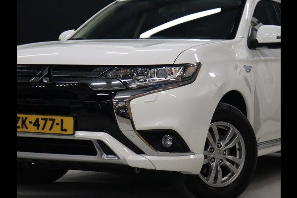 Mitsubishi Outlander 2.4 PHEV Pure [ACHTERUITRIJCAMERA, LEDER/ALCANTARA, APPLE/ANDROID, NAVI, CRUISE, NIEUWSTAAT]