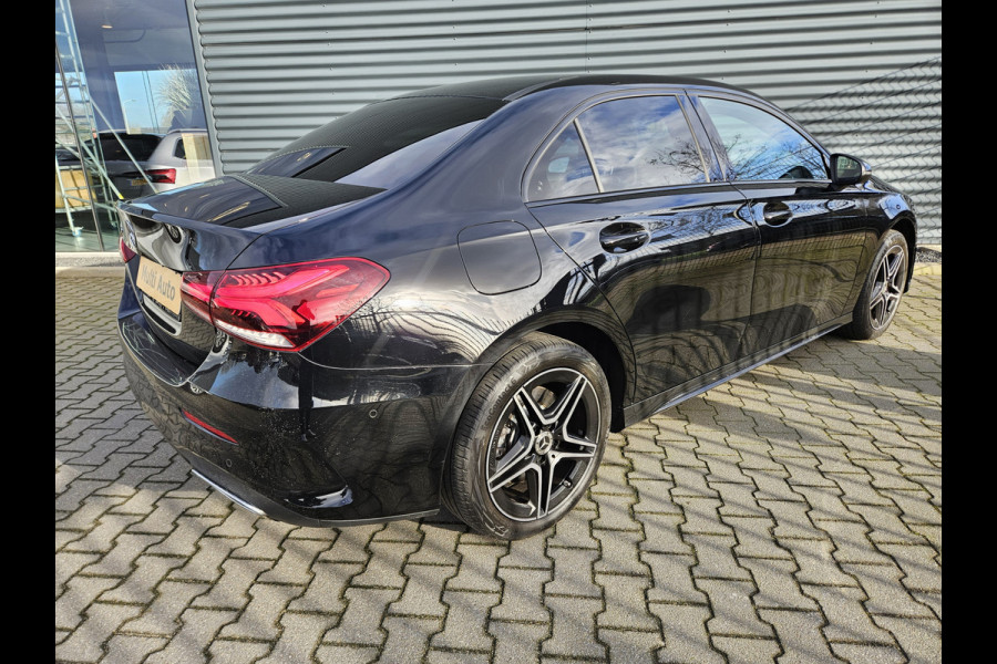 Mercedes-Benz A-Klasse 250 e AMG Line Plug In Hybrid PHEV | Widescreen Navi | Camera | Sfeerverlichting | Apple Carplay | Alcantara Sportstoelen Verwarmd | DAB |