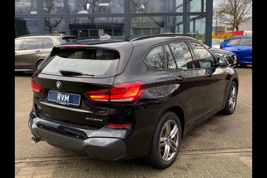 BMW X1 XDrive25e M SPORT VAN 34.900 VOOR 31.330 EINDEJAARSVOORDEEL 3.570,- | LEDER | NETTE AUTO