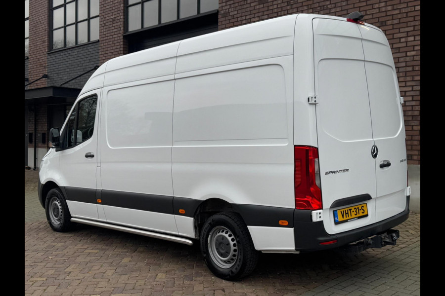 Mercedes-Benz Sprinter 316 2.2 CDI L2H2 / 163 PK / 3500 KG Trekgewicht / Navi By App / Camera / Climate Control / Cruise Control