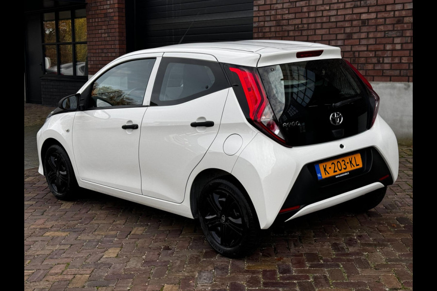 Toyota Aygo 1.0 VVT-i x-fun / Airco / C.V. met afstandsbediening + Elek. Pakket / 1e Eigenaar / NED-Aygo