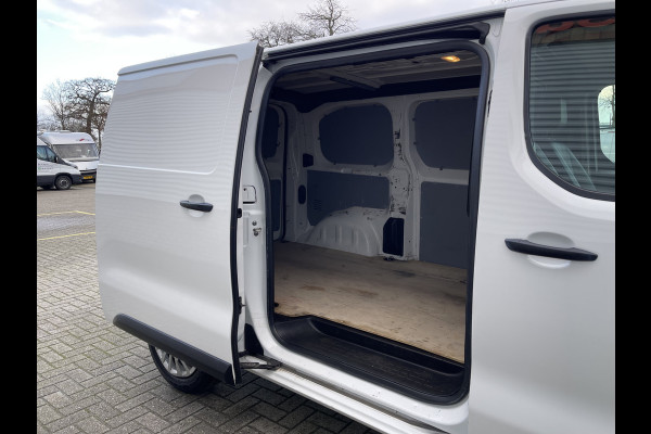 Opel Vivaro 2.0 CDTI 122pk L2H1 Edition / vaste prijs rijklaar € 13.950 ex btw / lease vanaf € 256 / airco / cruise / navi / camera / trekhaak / pdc voor en achter / euro 6 diesel !