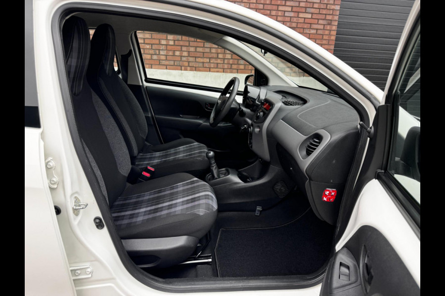 Peugeot 108 1.0 e-VTi Active / Airco / Bluetooth / 1e Eigenaar / Origineel NED-108 / Facturen onderhoud aanwezig