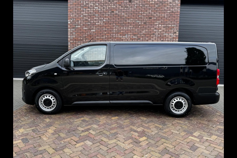 Toyota ProAce Long Worker 2.0 D Navigator / 122 PK / Automaat / Trekhaak / Navigatie / Stoelverwarming / 1e Eigenaar