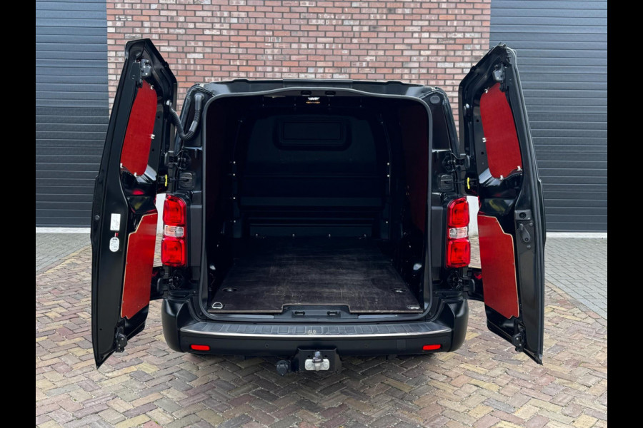 Toyota ProAce Long Worker 2.0 D Navigator / 122 PK / Automaat / Trekhaak / Navigatie / Stoelverwarming / 1e Eigenaar