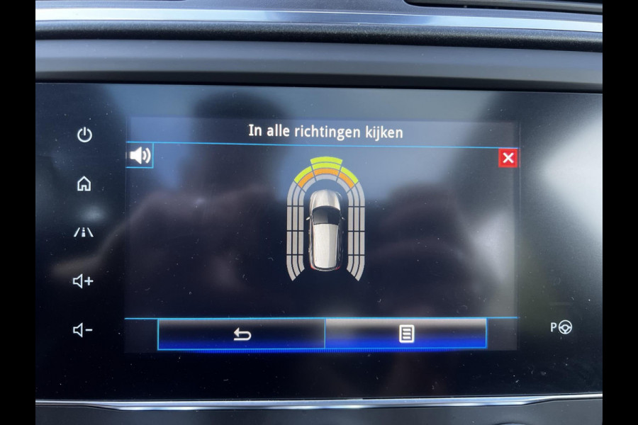 Renault Kadjar 1.3 TCe Bose / 160 PK / Trekhaak / Panoramadak / Navigatie + Camera / Stoelverwarming / PDC Rondom