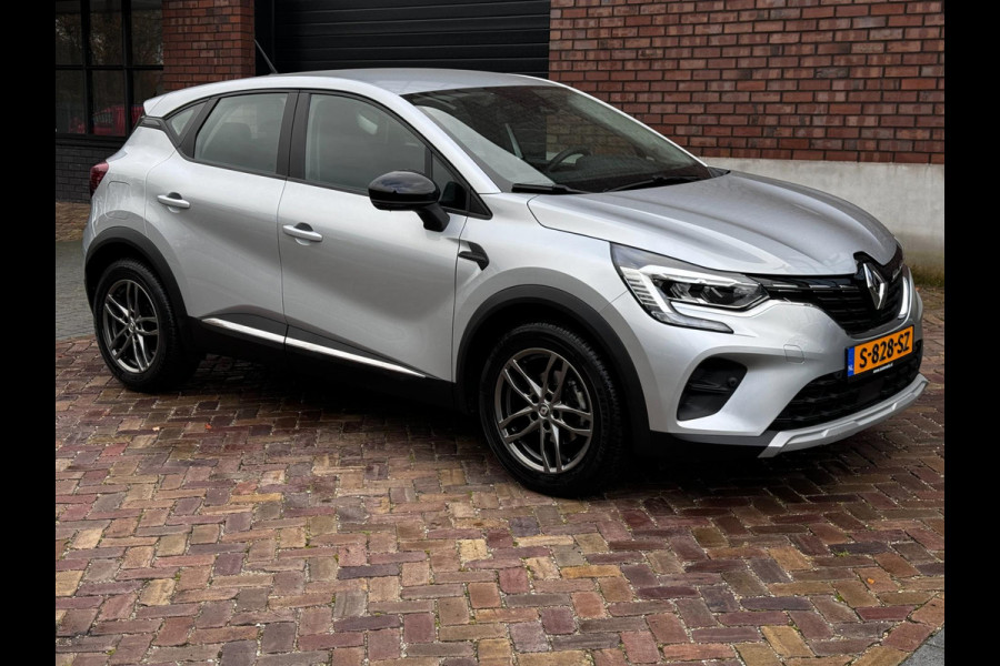 Renault Captur 1.3 TCe / 140 PK / Automaat / Trekhaak / Navigatie + Camera / PDC voor + Achter