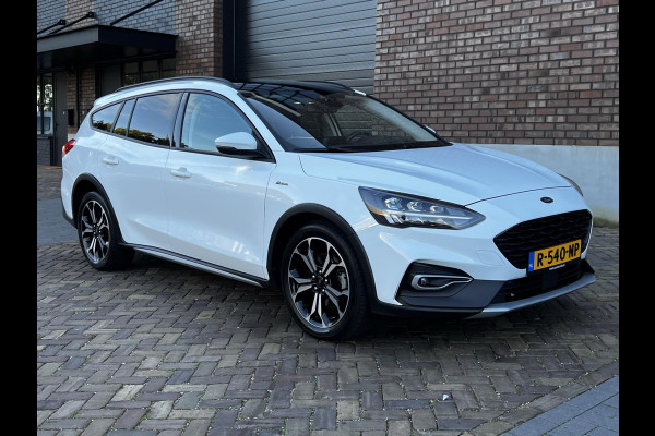 Ford FOCUS Wagon 1.0 EcoBoost / Panoramadak / Navigatie + Camera / Stoel + Stuurverwarming / Apple Carplay & Android Auto