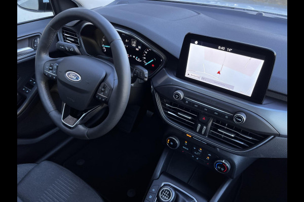 Ford FOCUS Wagon 1.0 EcoBoost / Panoramadak / Navigatie + Camera / Stoel + Stuurverwarming / Apple Carplay & Android Auto