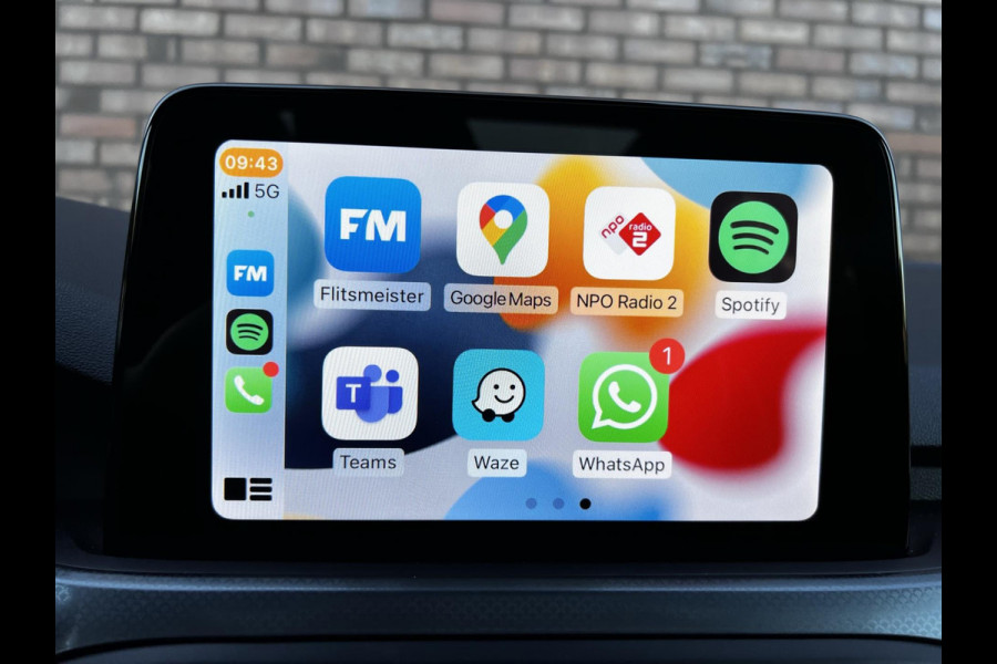 Ford FOCUS Wagon 1.0 EcoBoost / Panoramadak / Navigatie + Camera / Stoel + Stuurverwarming / Apple Carplay & Android Auto