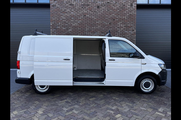 Volkswagen Transporter 2.0 TDI L2H1 / 102 PK / Airco / 3 Pers. / Bij 100.998 KM Beurt gehad + Remmen vervangen