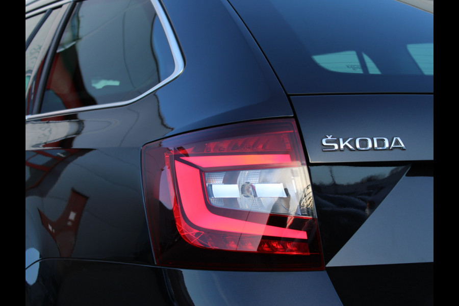 Škoda Octavia Combi 1.5 TSI Greentech Business Edition Plus NL AUTO | LEDER | STOELVERW | TREKHAAK |