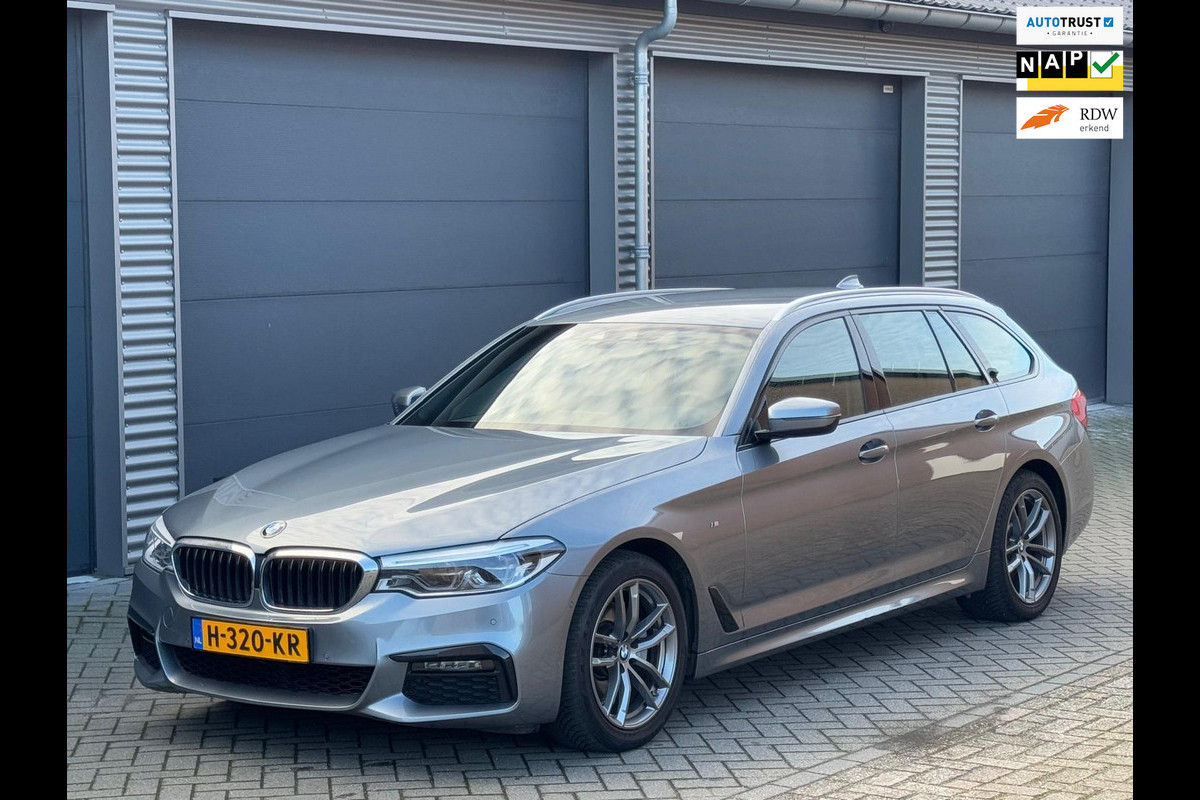 BMW 5 Serie Touring 520i High Executive M -SPORT pakket, lederen sportinterieur, trekhaak, NL auto met nap