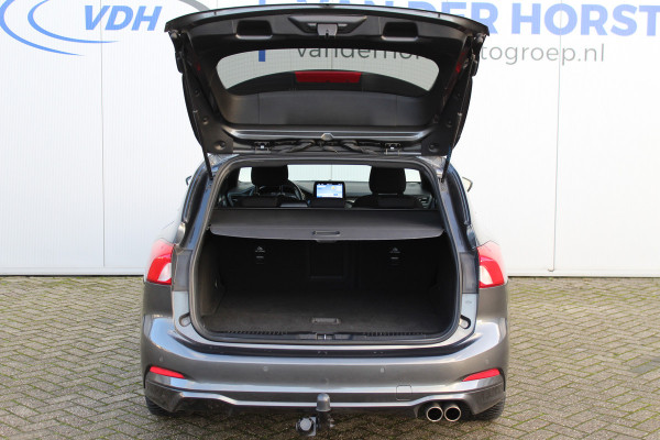 Ford FOCUS Wagon 1.0-125pk EcoBoost ST-Line AUTOMAAT ! Heel erg nette en goed onderhouden Ford Focus ST-Line wagon automaat. Volautm. airco dual, stoel-, stuur- en voorraamverw., camera, trekhaak, navigatie, telefoonvoorb., LM wln, cruise cntrl, skiluik etc., etc....