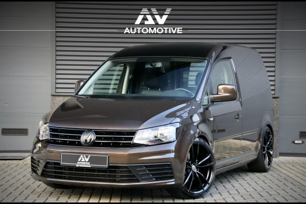 Volkswagen Caddy 2.0 TDI 180 PK | CarPlay | Camera | Cruise control | Trekhaak | AV Edition | Airco | Laadruimte bekleed | Dealer onderhouden | NL Auto | NAP