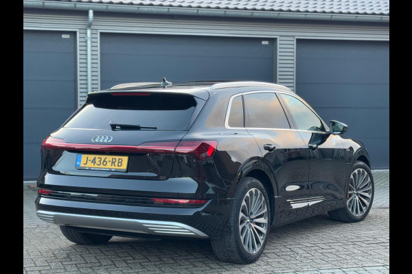 Audi e-tron 50 quattro 313 pk Business edition Plus 71 kWh, 21 inch lmv, panoramadak, nl auto met nationale auto pas