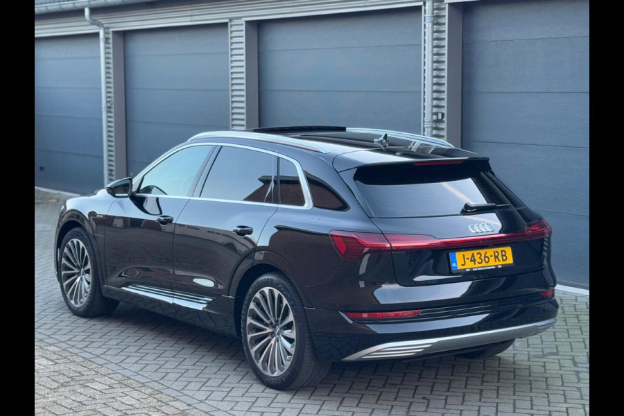 Audi e-tron 50 quattro 313 pk Business edition Plus 71 kWh, 21 inch lmv, panoramadak, nl auto met nationale auto pas