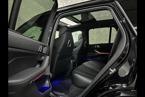 BMW X5 50e M-Performance Seats | M-Sport Pro | 360 View | Panorama | Individual Leder | Soft-Close | Stoelventilatie | Stoelverwarming V+A | Memory | Keyless-Entry | Trekhaak | 22'' | Iconic Glow | Luchtvering | Beker Koeling + Verwarming | Zonwering | Carplay | Draadloos Laden |