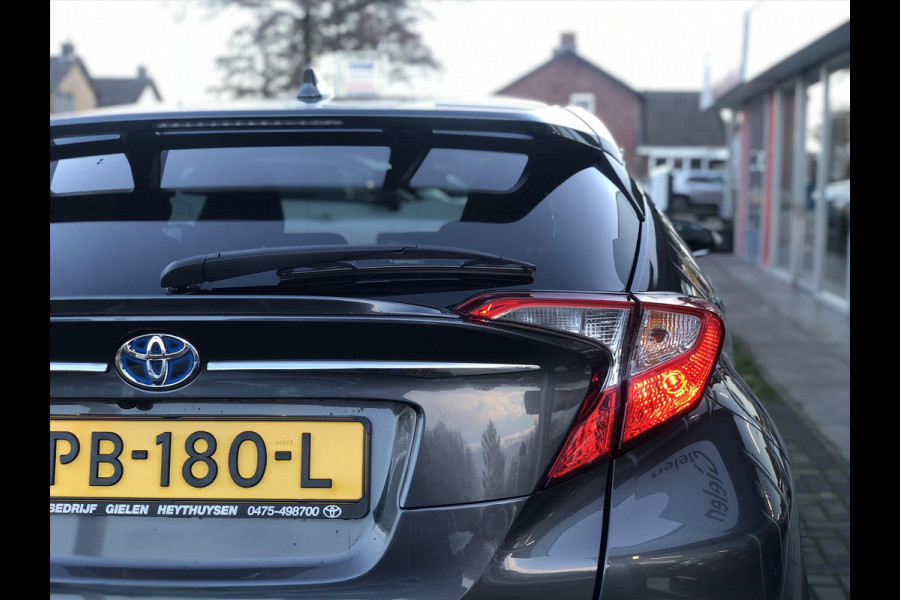 Toyota C-HR 1.8 Hybrid Executive | Navigatie, Half Leer, Parkeersensoren, Stoelverwarming, Keyless, 18 inch, Perfecte staat!