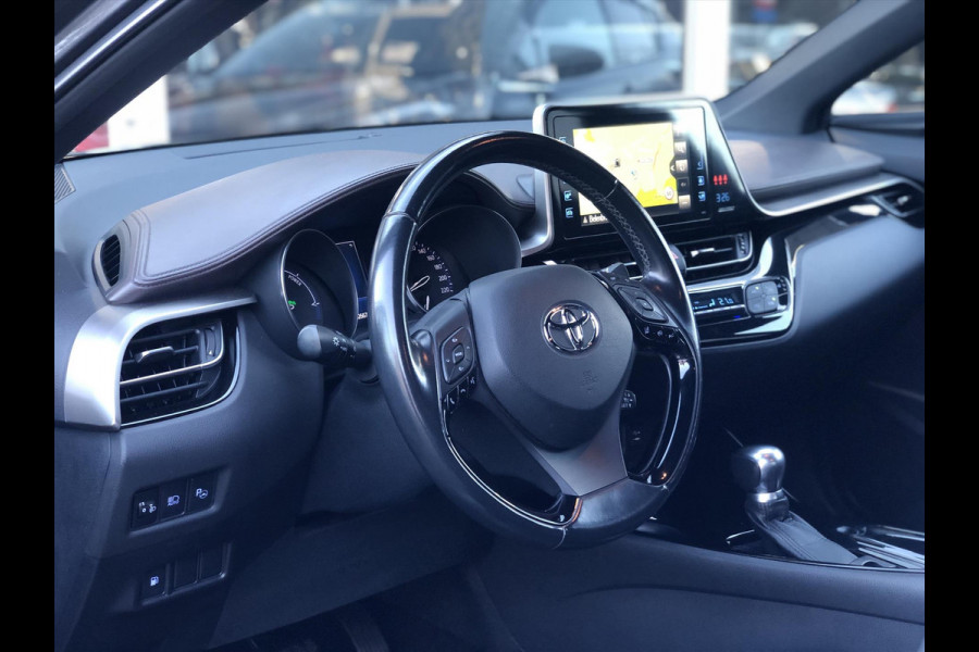 Toyota C-HR 1.8 Hybrid Executive | Navigatie, Half Leer, Parkeersensoren, Stoelverwarming, Keyless, 18 inch, Perfecte staat!