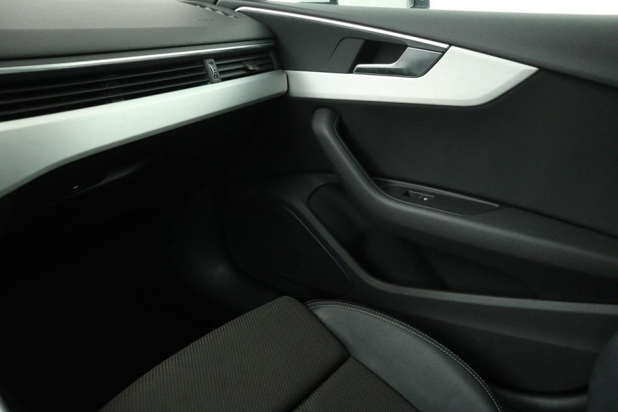 Audi A5 35 TFSI Sport S-Line | Full LED | Sportstoelen | Half leder | Navigatie | Cruise control | Getint glas | PDC | Cllimate control