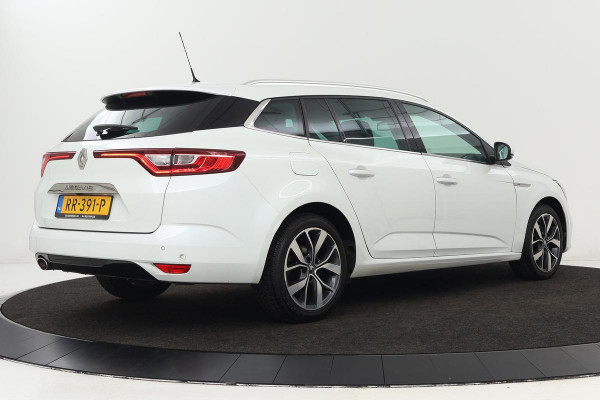 Renault Mégane 1.6 dCi Bose | Stoelverwarming | Camera | Massage | Carplay | Navigatie | Half leder | Keyless | Climate control | Dodehoek detectie